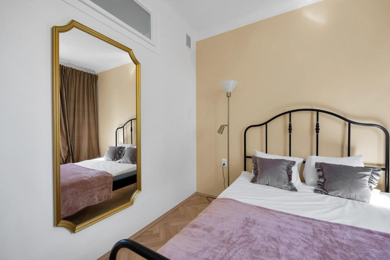 Unique Old Town 2br Stara 7 Apartment Warschau